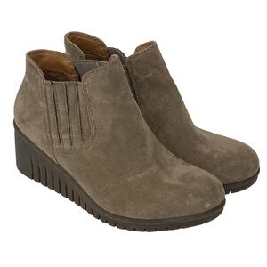 Euro Soft Booties Joslyn Tan Faux Suede Boots Women’s Size 6.5